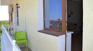 Гостиница Sali Guest House Севастополь Семейный номер с видом на море-4